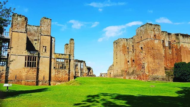 Kenilworth Castle and Elizabethan Garden