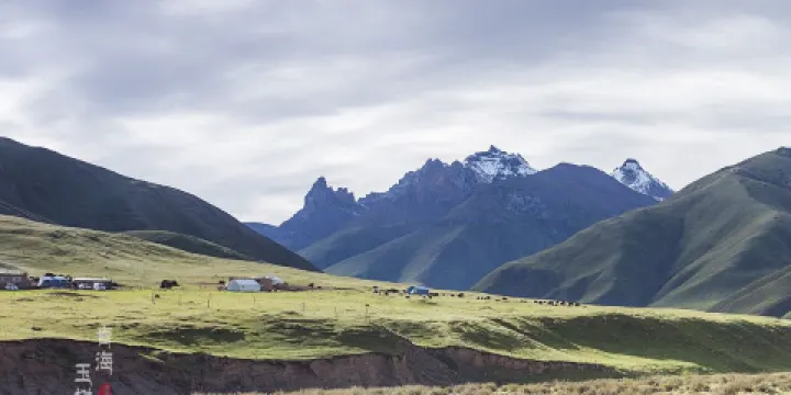 巴幹鄉尕朵覺悟神山
