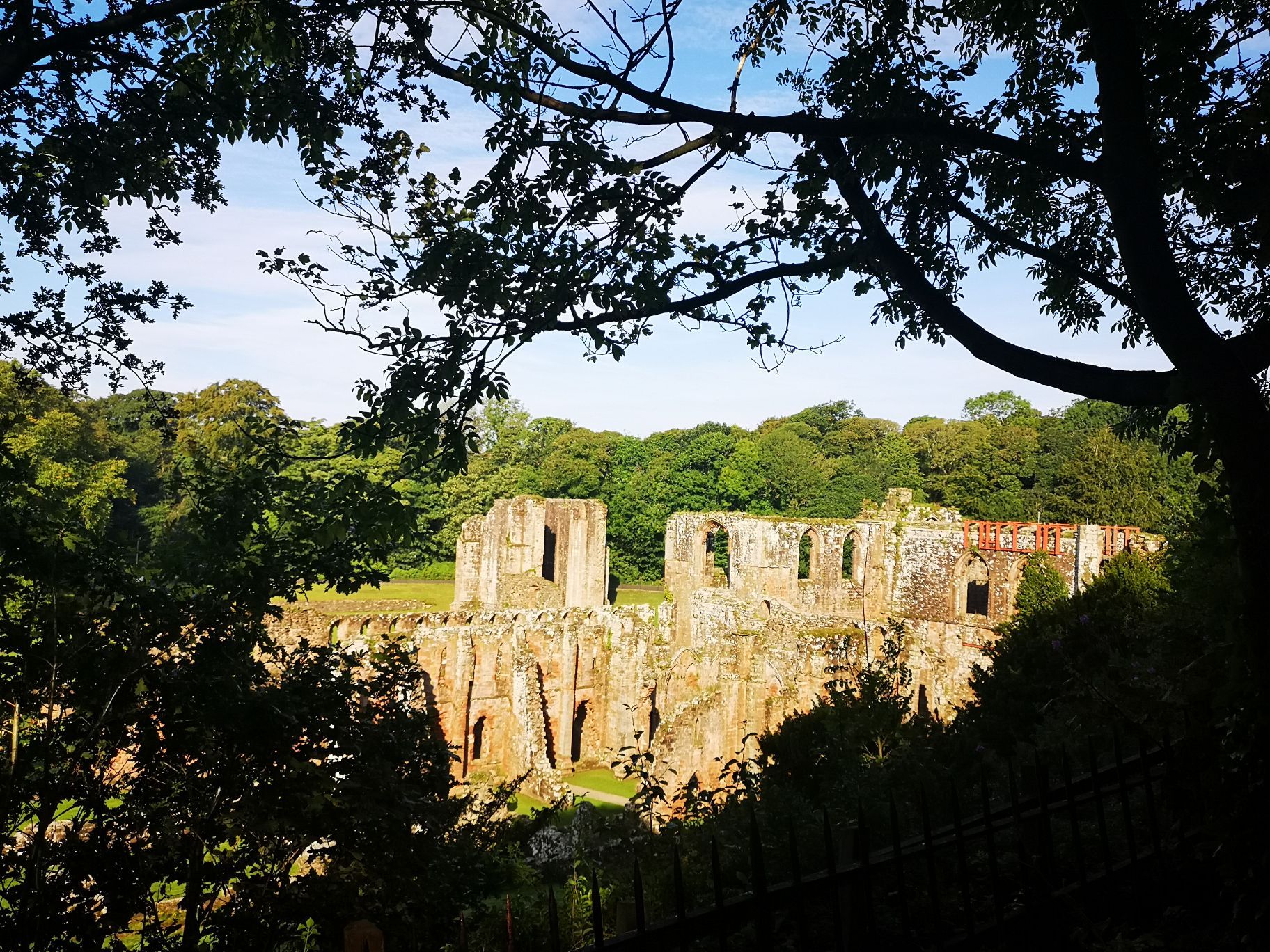 バロー イン ファーネス Furness Abbey 評判 案内 トリップドットコム