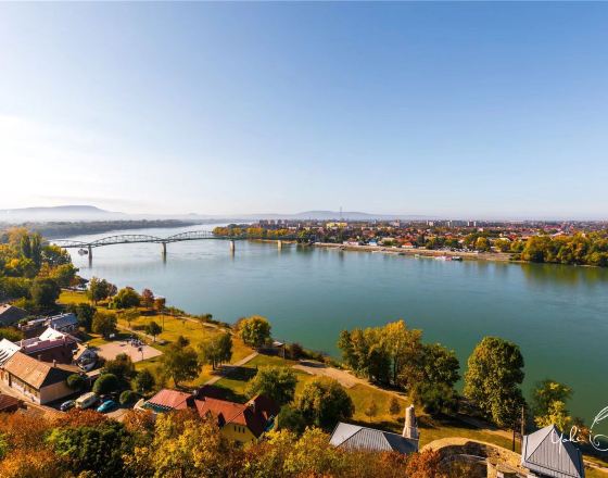 埃斯泰爾戈姆 自由行套票