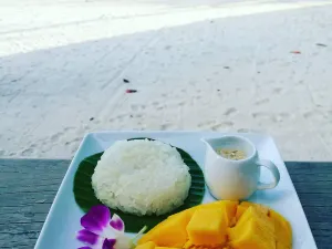 Baan Ploy Samed Restaurant