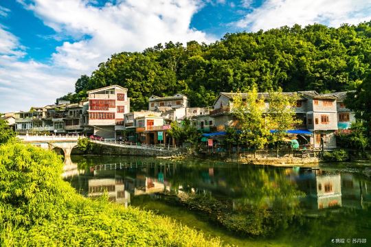 Shitou Village