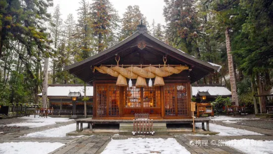 Suwa Taisha Upper Main Shrine (Kamisha Honmiya)