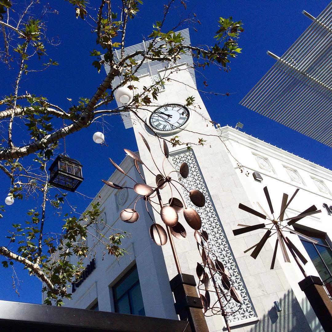 Shopping itineraries in Westfield Topanga and The Village in