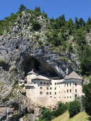 Castillo de Predjama