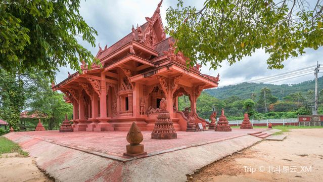Wat Ratchathammaram Red Temple
