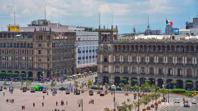 Constitution Plaza