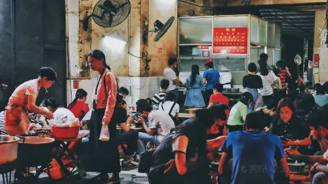 梁氏炖品(下岗街店) in Baise
