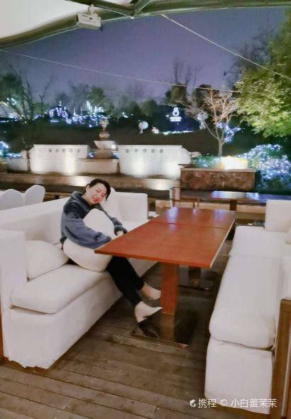 Emeishan Languang Jizhuang Hotel (Shanhu Road Branch)