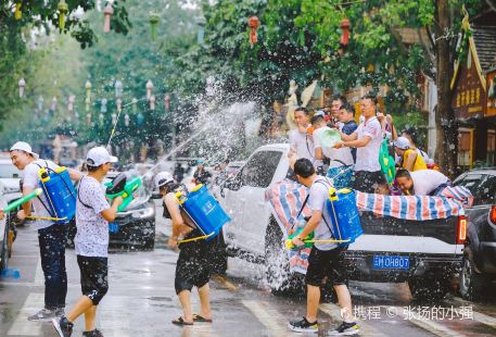 潑水廣場夜市