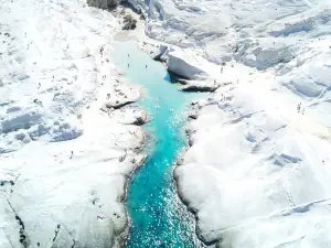 莎拉基尼可海灘