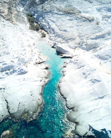 Sarakiniko Beach