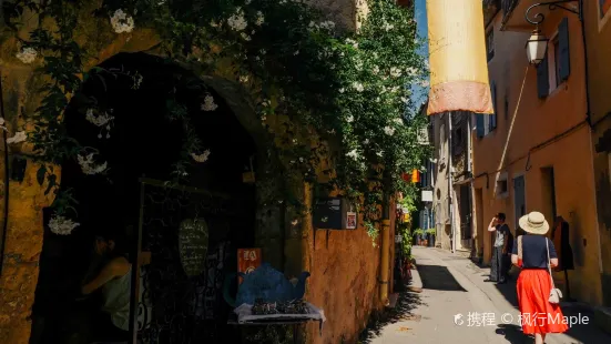 Lourmarin Market