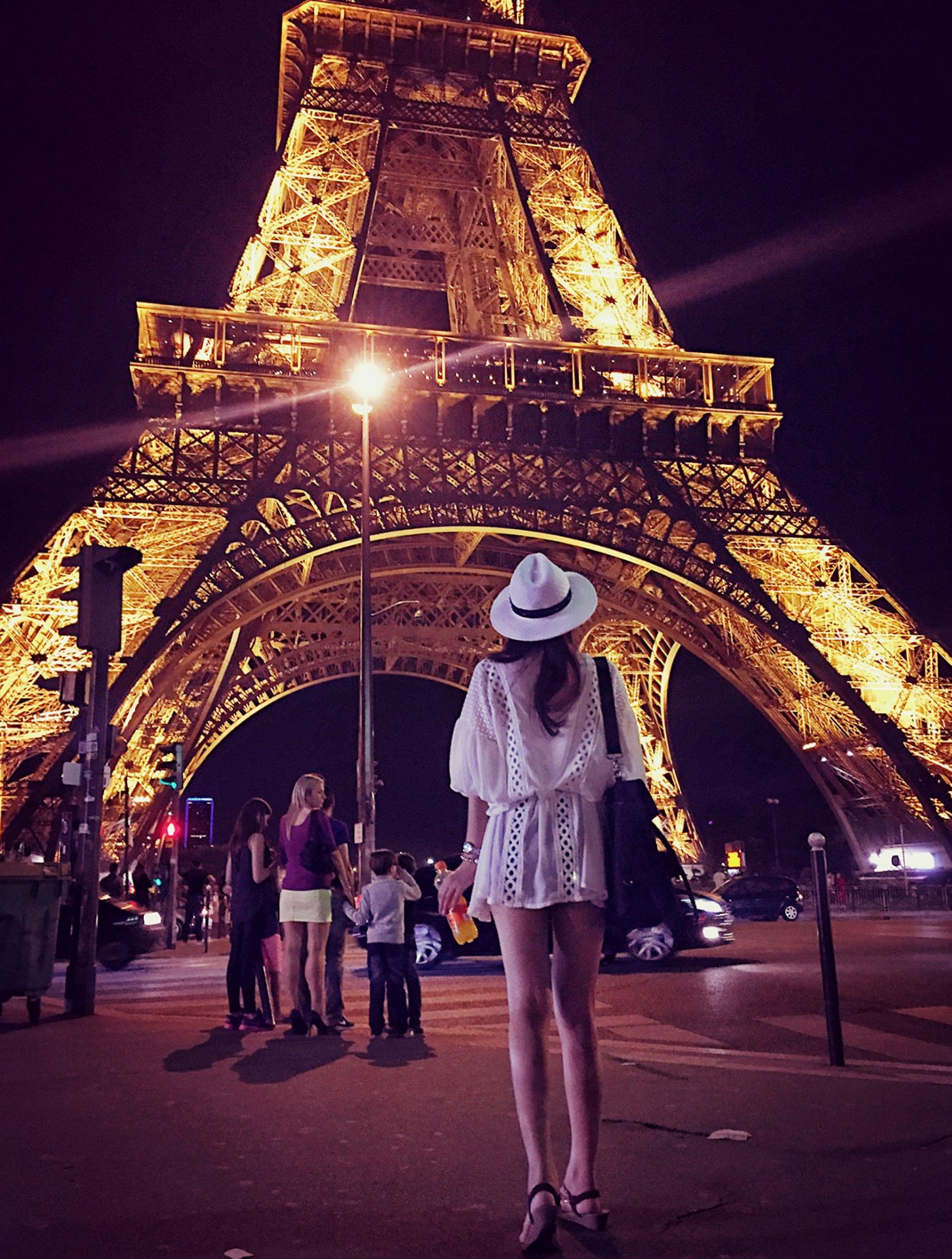 フランスといえばエッフェル塔です。フランスを訪れたら絶対に欠 ...