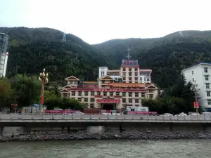 ABa ZangZu QiangZu ZiZhiZhou MaErKang BuXingJie (Pedestrian Street)