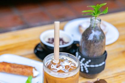Saffron Coffee's Espresso, Brew Bar, & Roastery