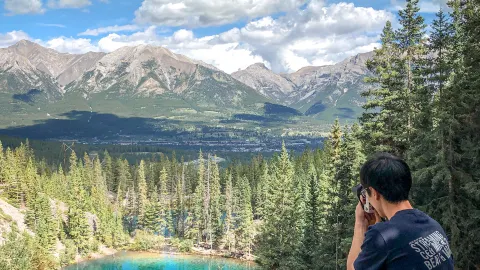 Grassy Lake in Canmore. Most of the famous lakes are located — traveler post in Canmore