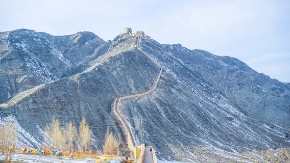 The Overhanging Great Wall Scenic Spot