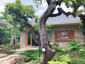 Chom Cafe and Restaurant