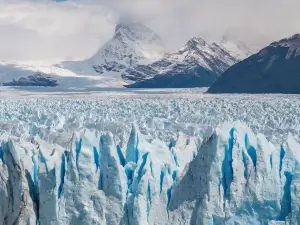 佩里托莫雷諾冰川