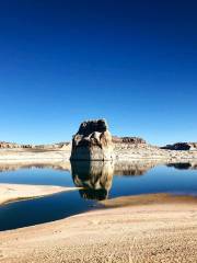 Lone Rock Beach