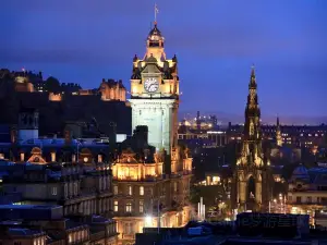 Điểm vui chơi về đêm Phổ Biến Tại Edinburgh