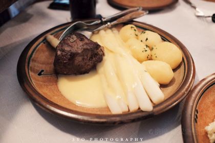 Zur Holl - Mittelalterliche Trinkstube