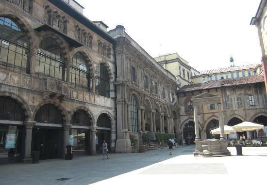 Piazza Mercanti