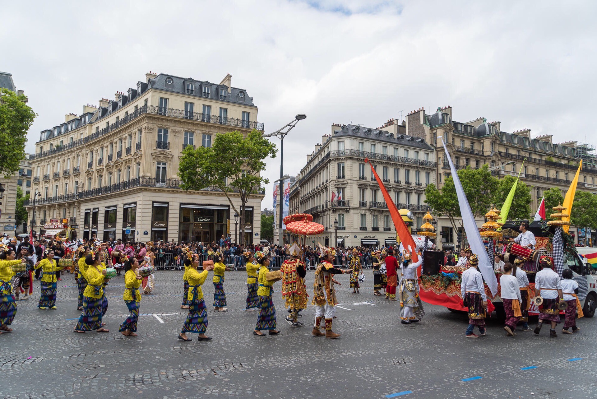フランスといえばエッフェル塔です。フランスを訪れたら絶対に欠 ...
