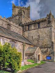 Cartmel Priory, Church