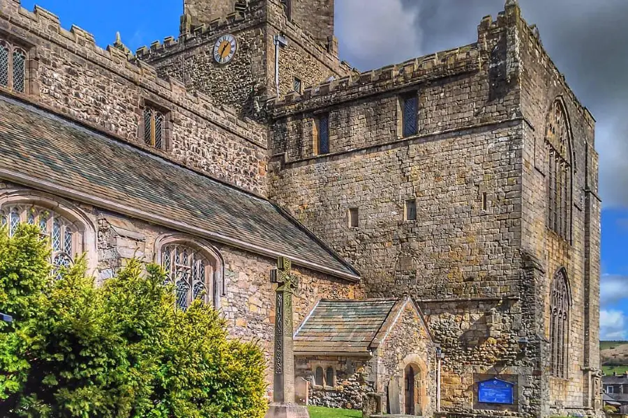 Cartmel Priory, Church