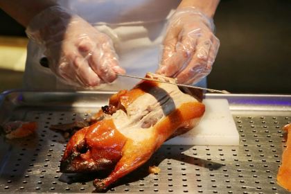 咨言烤鸭·烩面(汇艺银河里店)