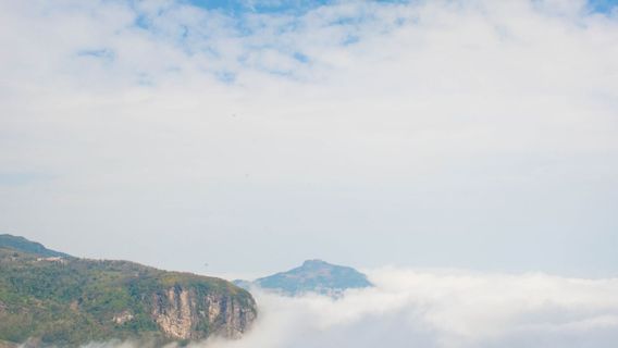 Sea of Clouds Sightseeing in Yuanyang