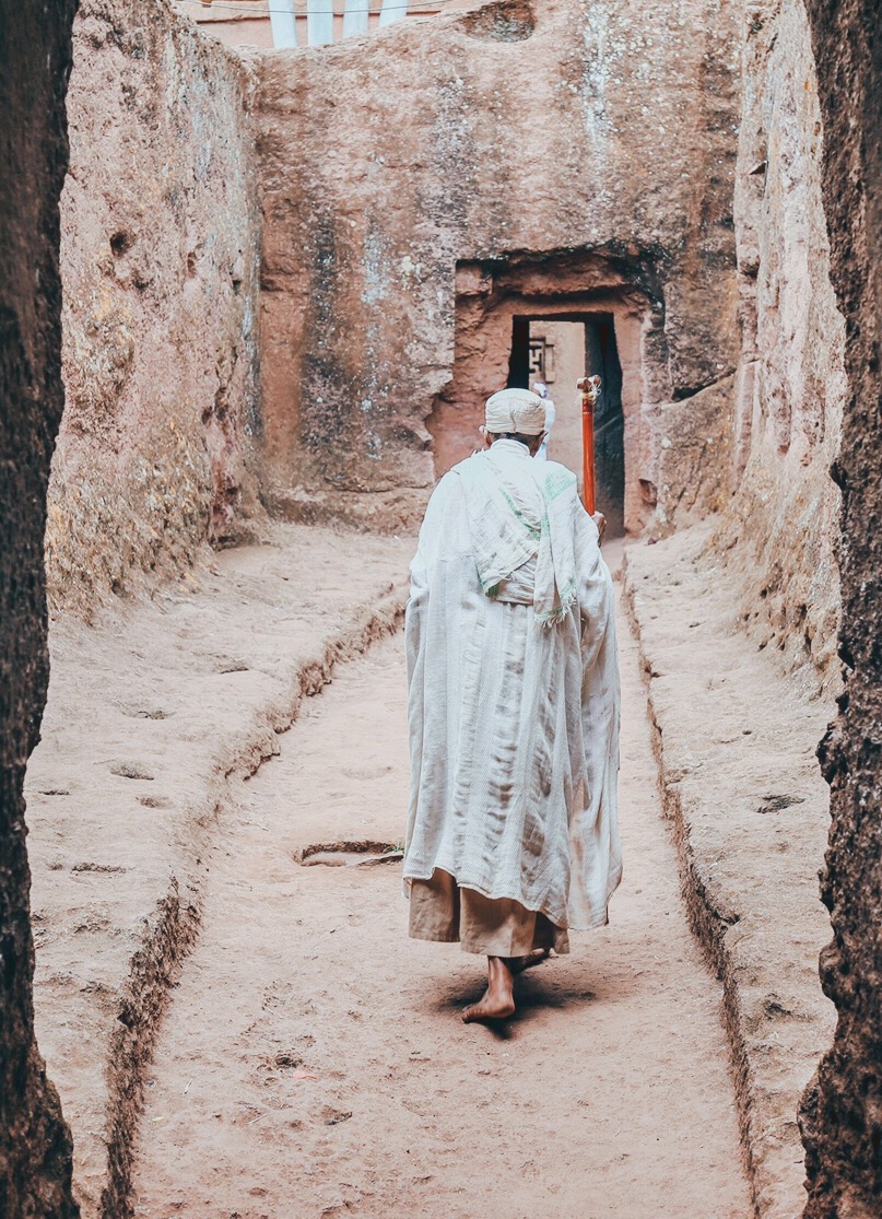 European Lalibela

In the Rasta Mountains of Ethiopia, there is a small town named after Lalibela. Lalibela uses 5,000 workers and it takes 30 years to cut. 11 rock churches. 

 These churches are also known as African Miracles. 

 The most famous of these is the church with the cross on the roof. It is located in a deep pit, and looks like a sacred and solemn sacred seal on the vast land, every person who sees the church. I can't help but be silent for a moment before the cross. It is the infective power of faith, and it is also the amazement from the building itself. When I touch the wall of vicissitudes of life, I stare at the face of piety, and the mummy that is buried in the wall hole. At the same time, I feel the real feeling of the small things between the heavens and the earth. 

This is known as the new city of Jerusalem. There are countless devout Christians pilgrimage here. They are bowed in white Shah, which makes me think of Jerusalem, Israel, remembering Vanara, India. West, although the belief is not the same, but the scene is very shocking. 

[Candles] Lalibela, inciting the soul, inciting ugliness and evil about human nature, or reading about poverty and wealth. 

 If you travel to Ethiopia, be sure to come to this holy place. 

tips: The church is allowed to take pictures, and the video will cost 300 local coins.