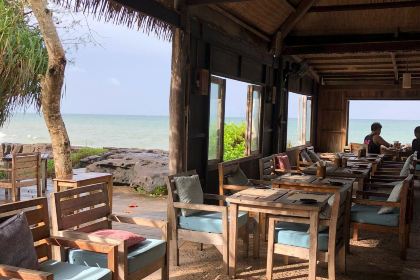 On the Sand restaurant Mango Bay resort