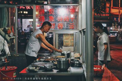 梁氏炖品小吃店(下岗街店)