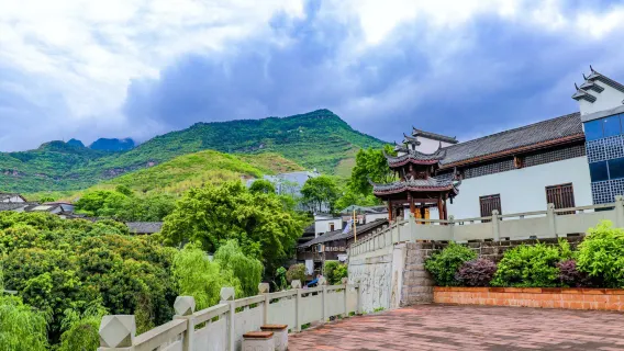 玩水避暑