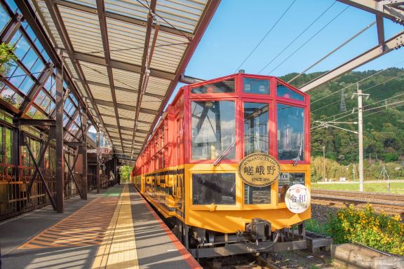 嵐山嵯峨野觀光小火車