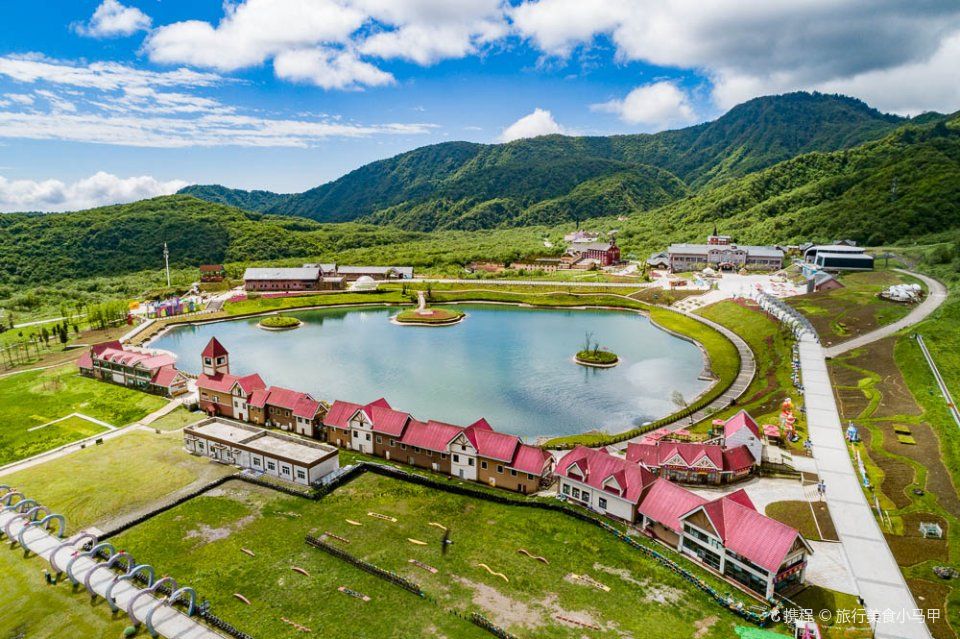 Xiling Snow Mountain (Ski Resort Area)
