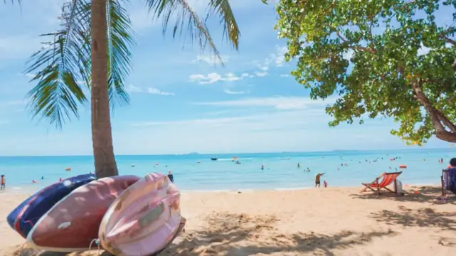 หาดทรายแก้ว