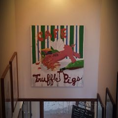 Truffle Pigs Bistro & Lodge 여행 사진