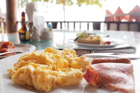 Baan Ploy Samed Restaurant