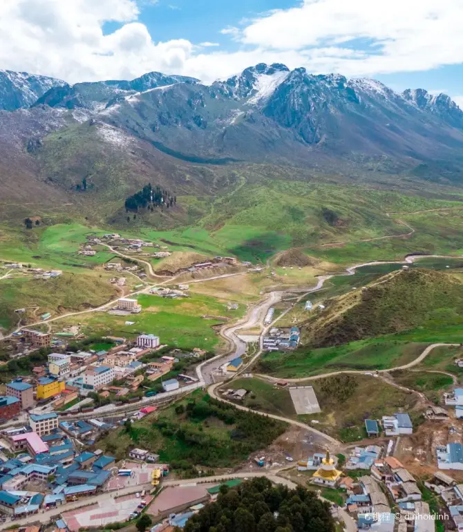 Langmu Temple Town
