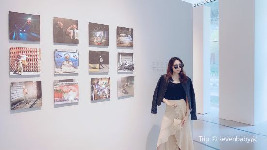 Guangzhoudangdai Gallery