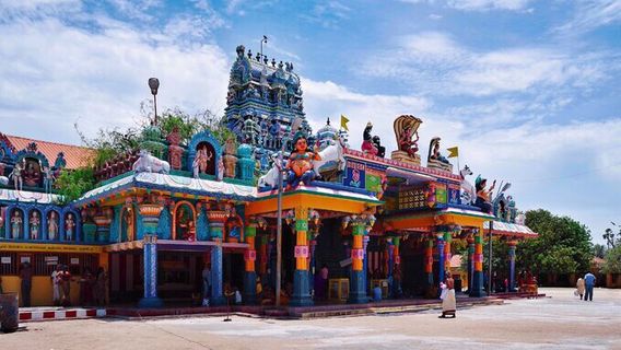 Nainativu Nagapooshani Amman Kovil