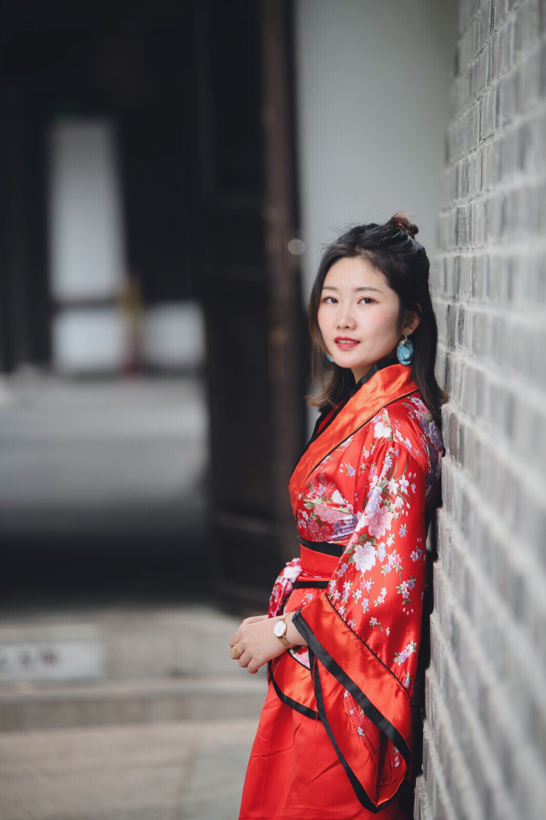 The first time I wore a Chu suit, I shot it in the scenic spot of Suqian Xiangwangs hometown. 
Xing Yu and Yu Ji of the childhood sweetheart, still obey each other after adulthood. In the troubled times, Xiang Yu only guarded Yu Ji. For the trepidation of the army, Yu Ji did not hesitate to pull the sword. 
 Some love, too thick and too thick, people dare not to bear, but also quietly yearning for. 
 In the years to come, I hope that there will always be someone who loves everyday life, bones and blood, and soul. 
Before you, love yourself.