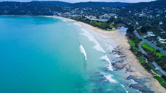 Lorne Beach