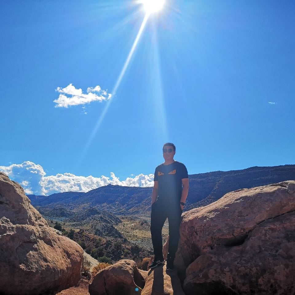 user-avatar