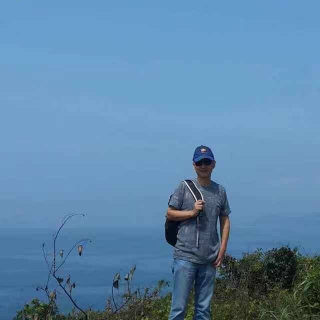 user-avatar