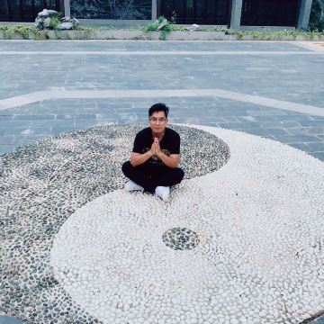 user-avatar
